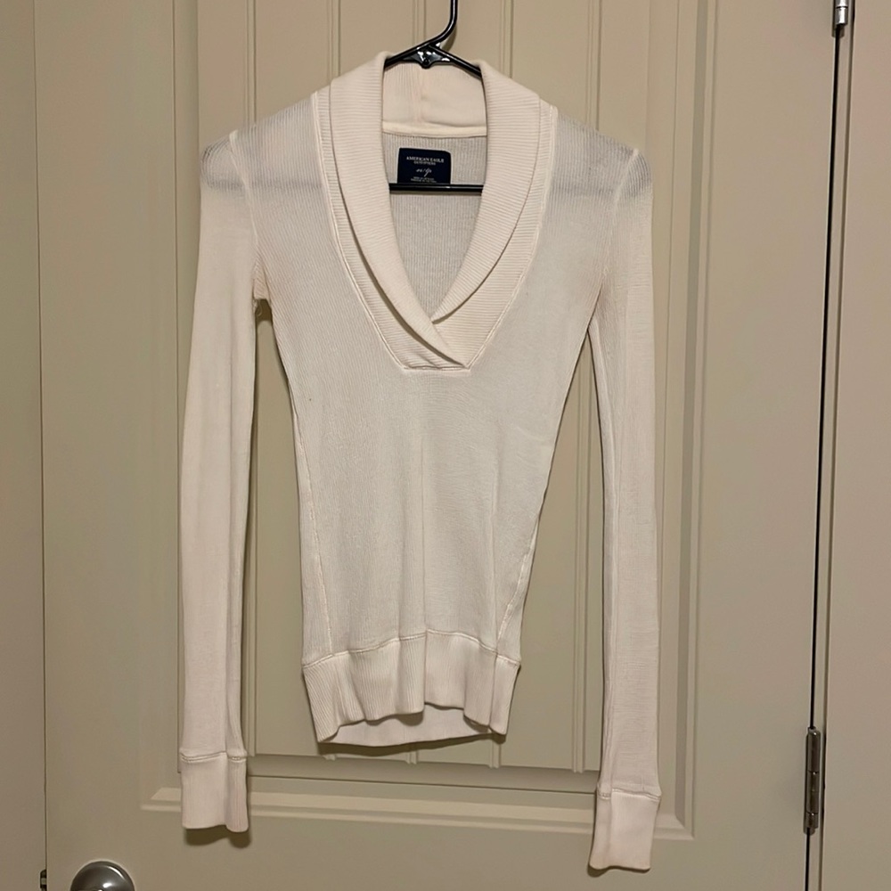 American eagle fitted sweater
